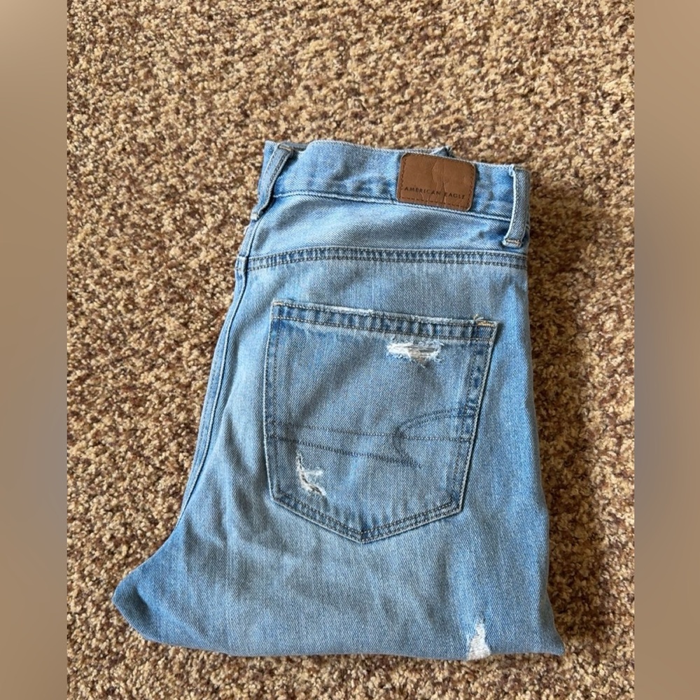 American Eagle Outfitters Blue Mom Jeans with Distressed Knees size 2 long - Picture 3 of 3
